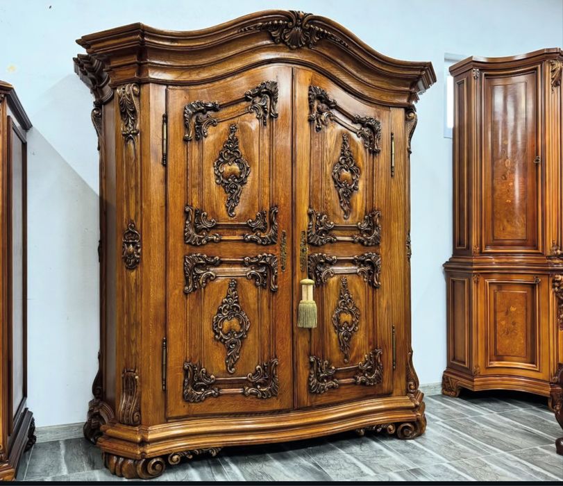 Антикварна шафа, дубова шафа, Барокко, італійська шафа, вітрина, масив