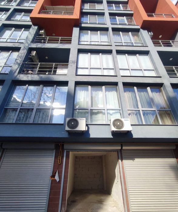 Продаж гаража в новобудові по вул Лукʼяна Кобилиці 105