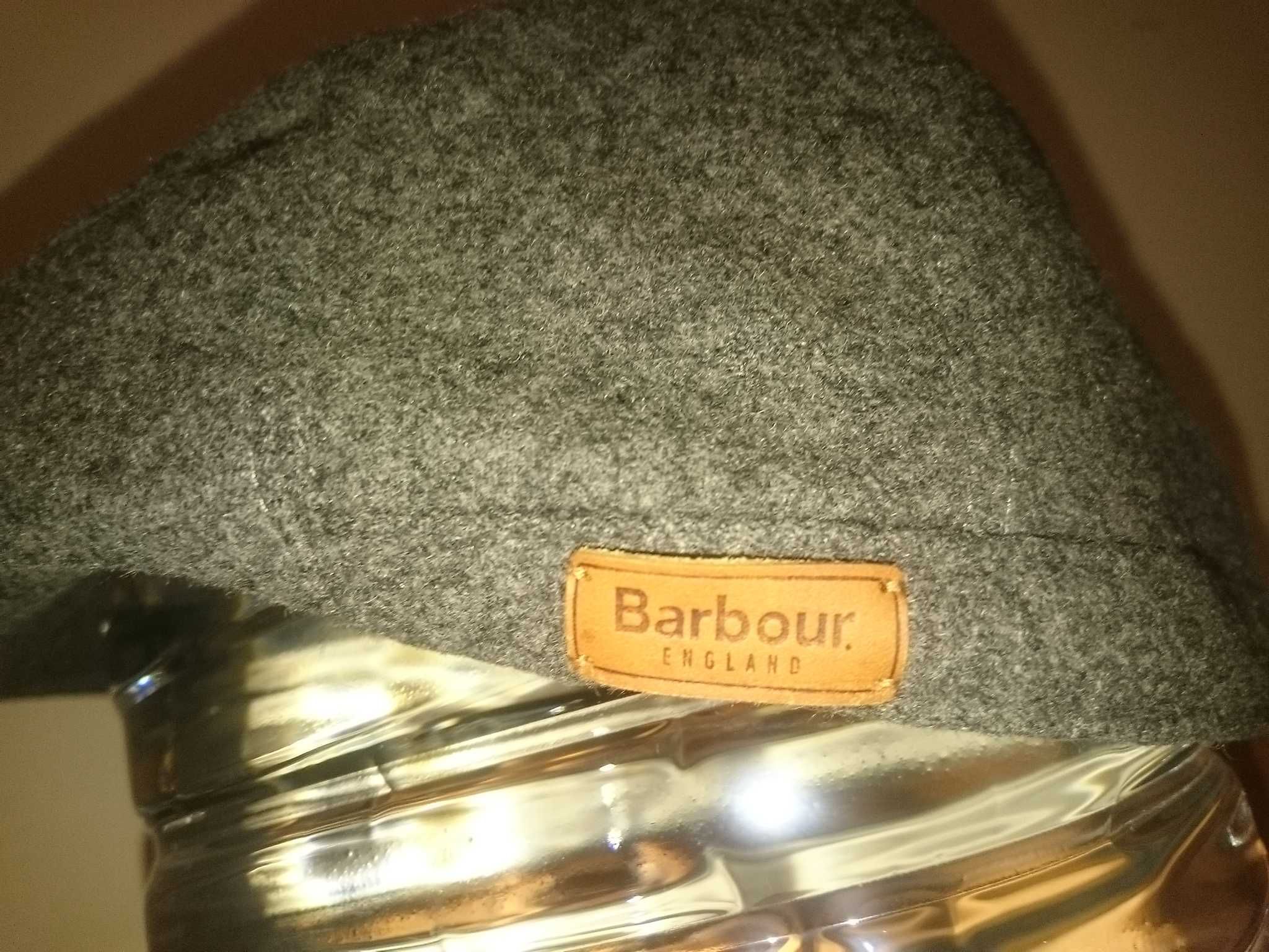 Очень стильная кепка Barbour в размере L