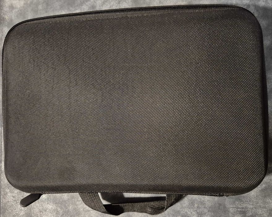 GoPro Hero7 Black + zestaw mocowań i uchwytów, karty SD, akumulatory