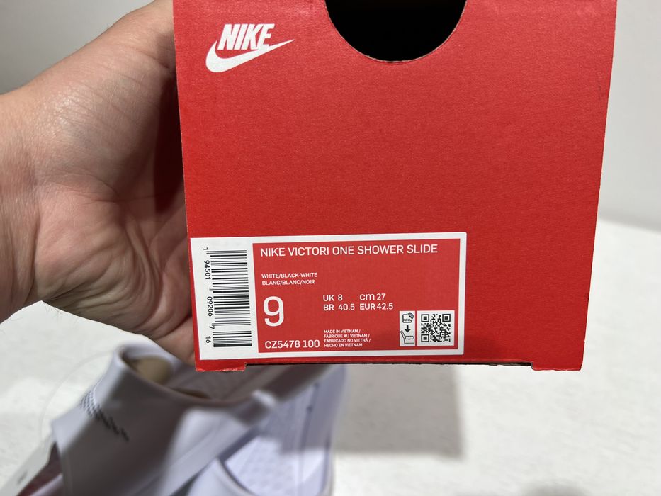 Тапочки Nike Victori One Shower Slide CZ5478-100