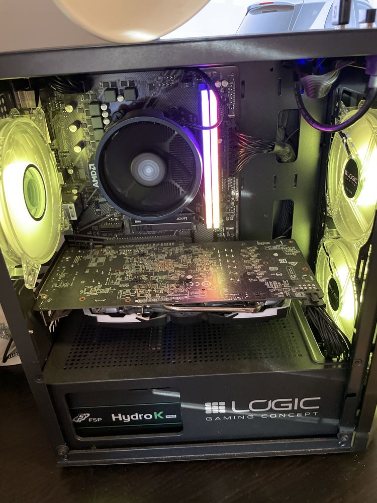 Komputer do gier rx580 z monitorem