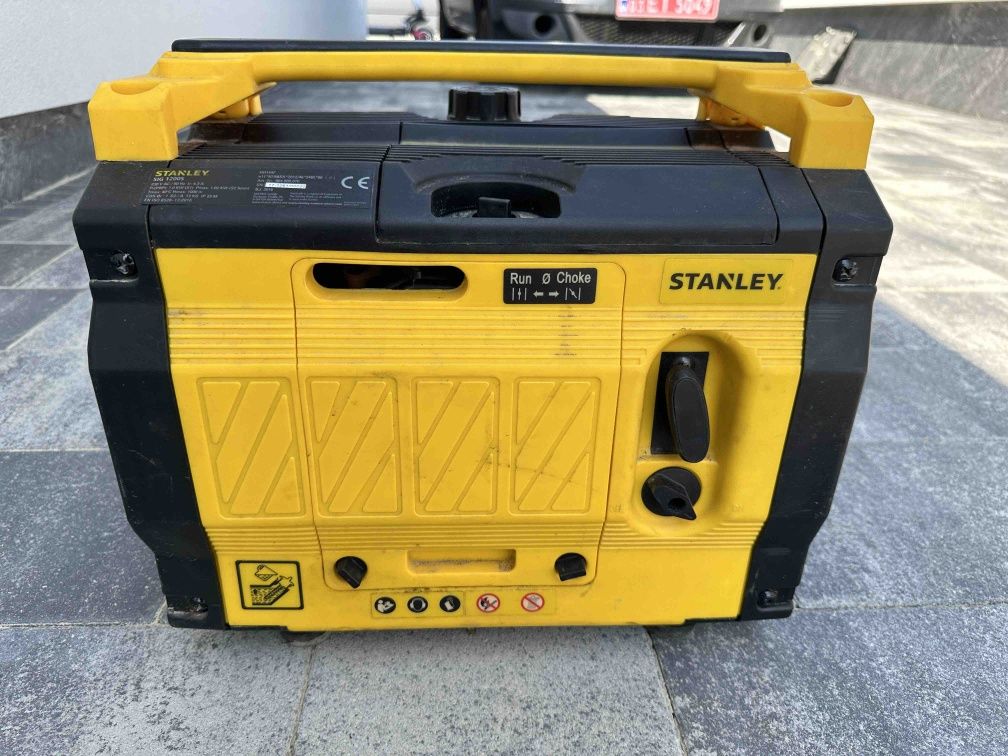 Iнвенторний бензиновий генератор 
Stanley Sig 1200S

- Вихідна напруга