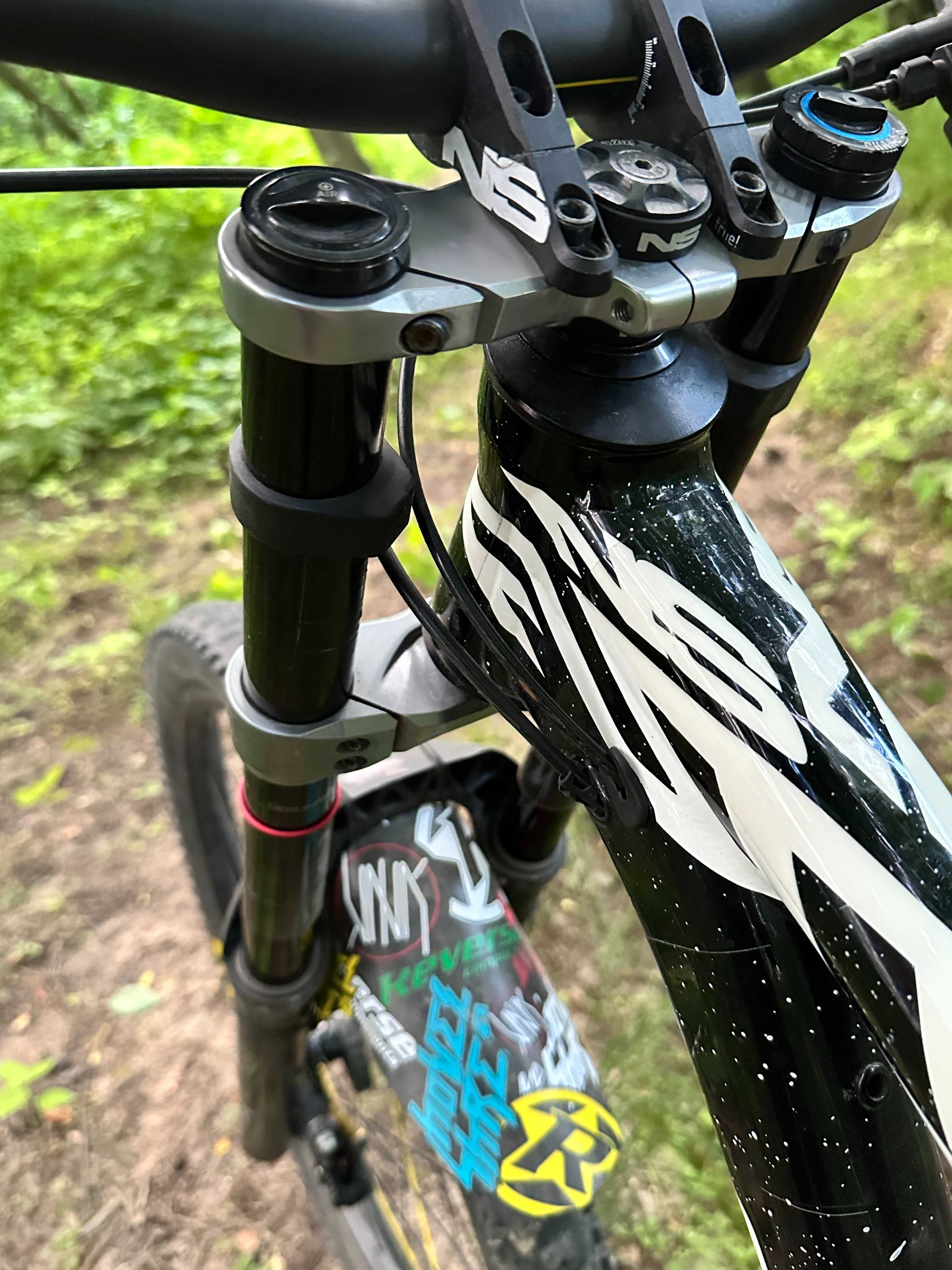 NS Bikes Fuzz 27.5 M Dh Boxxer ultimate, Fox Kasihma Shimano saint/zee