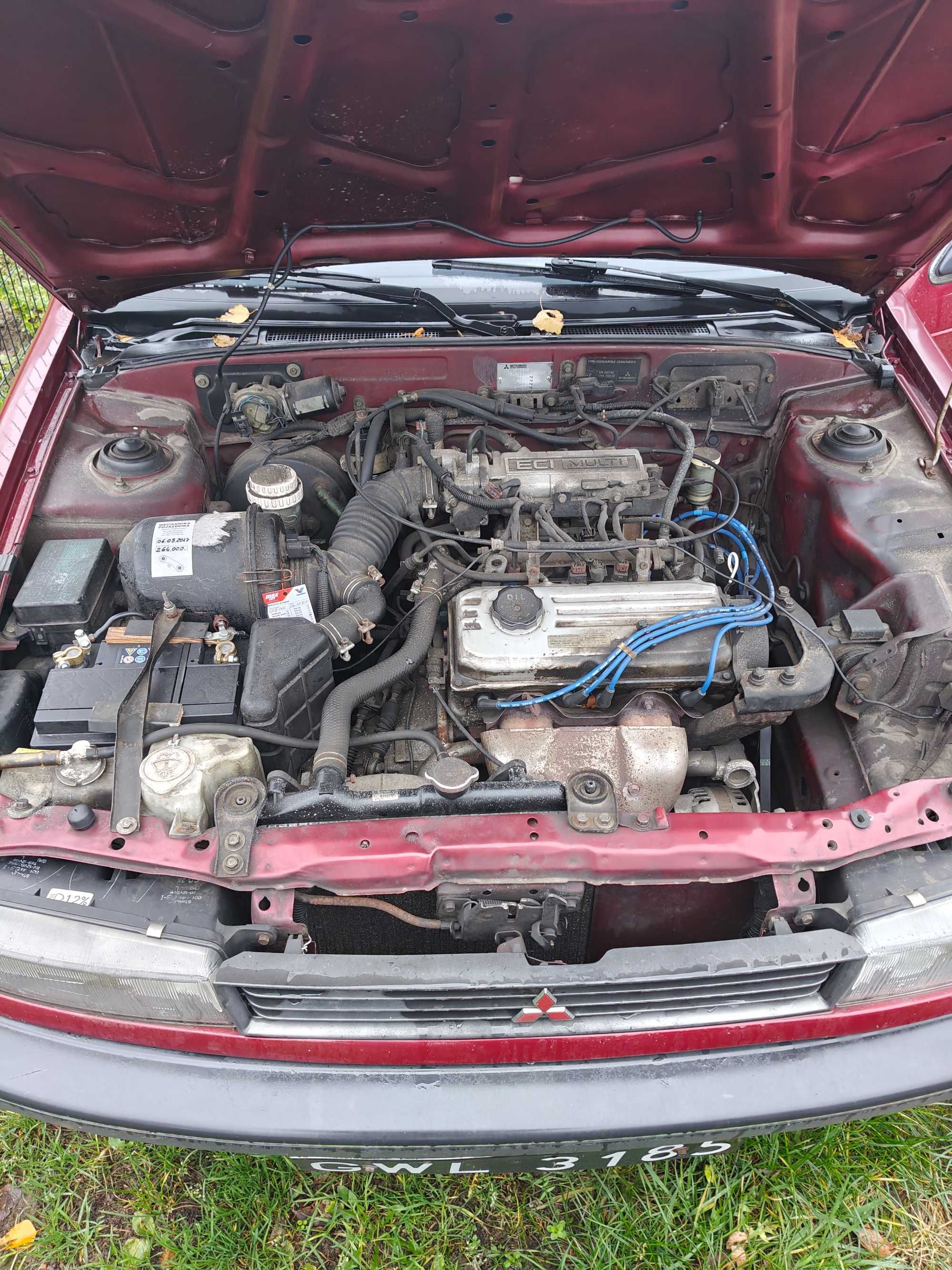 Mitsubishi Lancer 4  sedan 1996rok (czarne tablice)