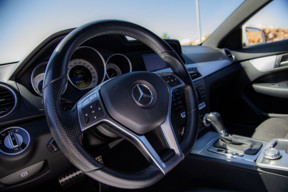 Mercedes-Benz C-Coupé C220 – 135.000 km | Automático 7G-Tronic
