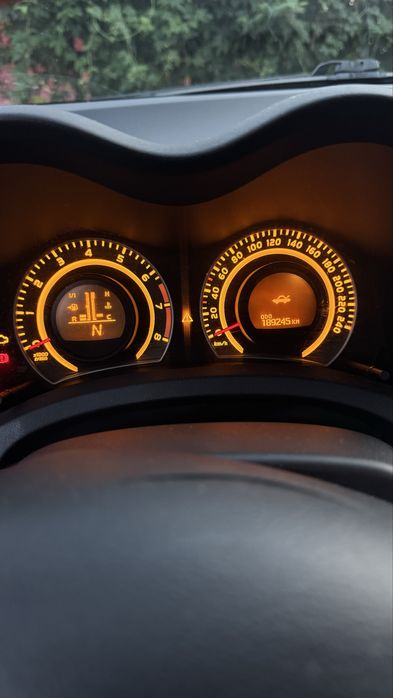 Toyota Auris продам машину