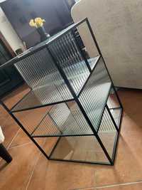 Mesa pequena de vidro