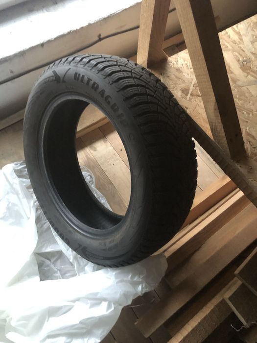 Продам шини Гудиер 205/60/16 зимові