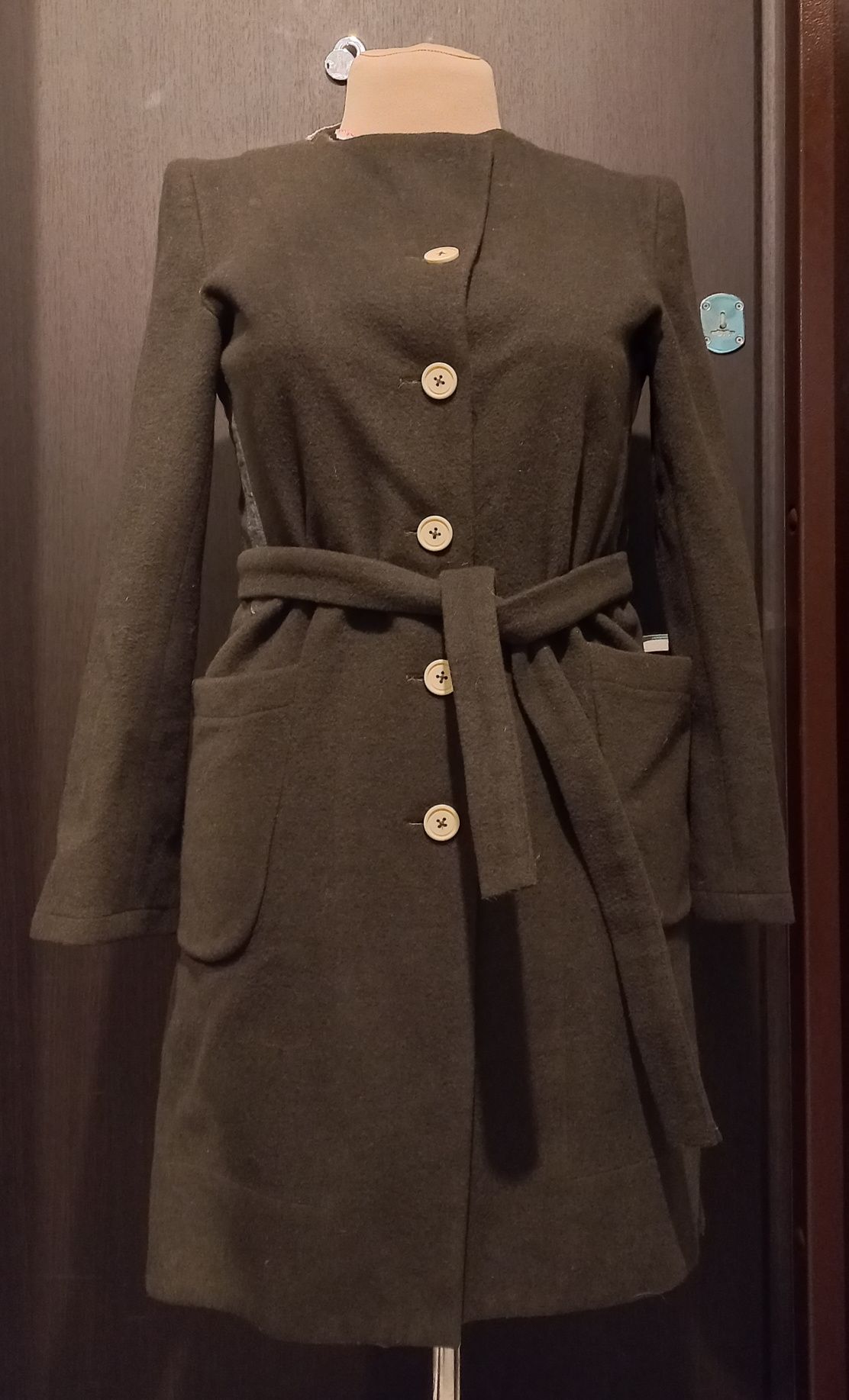 Дизайнерское пальто, 44- 46 размер
