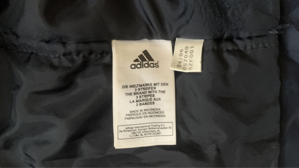 Курточка Adidas розмір М
