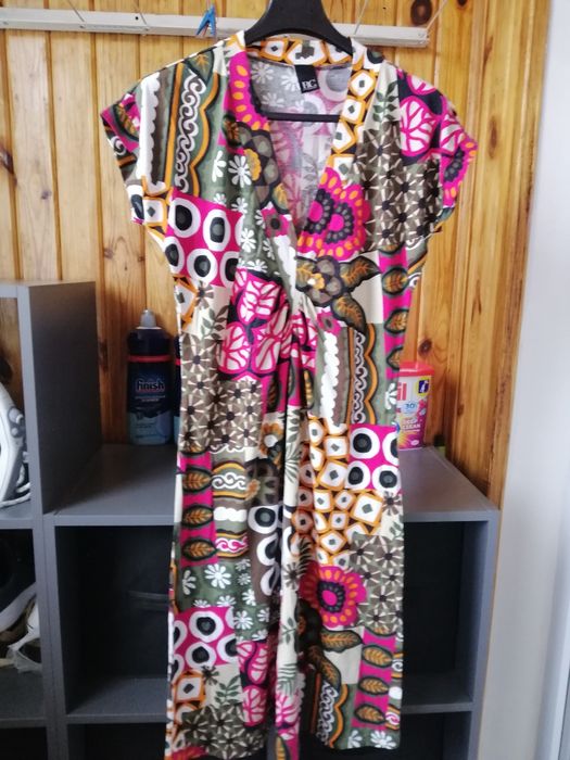 Лёгкие летние платья и костюмы.