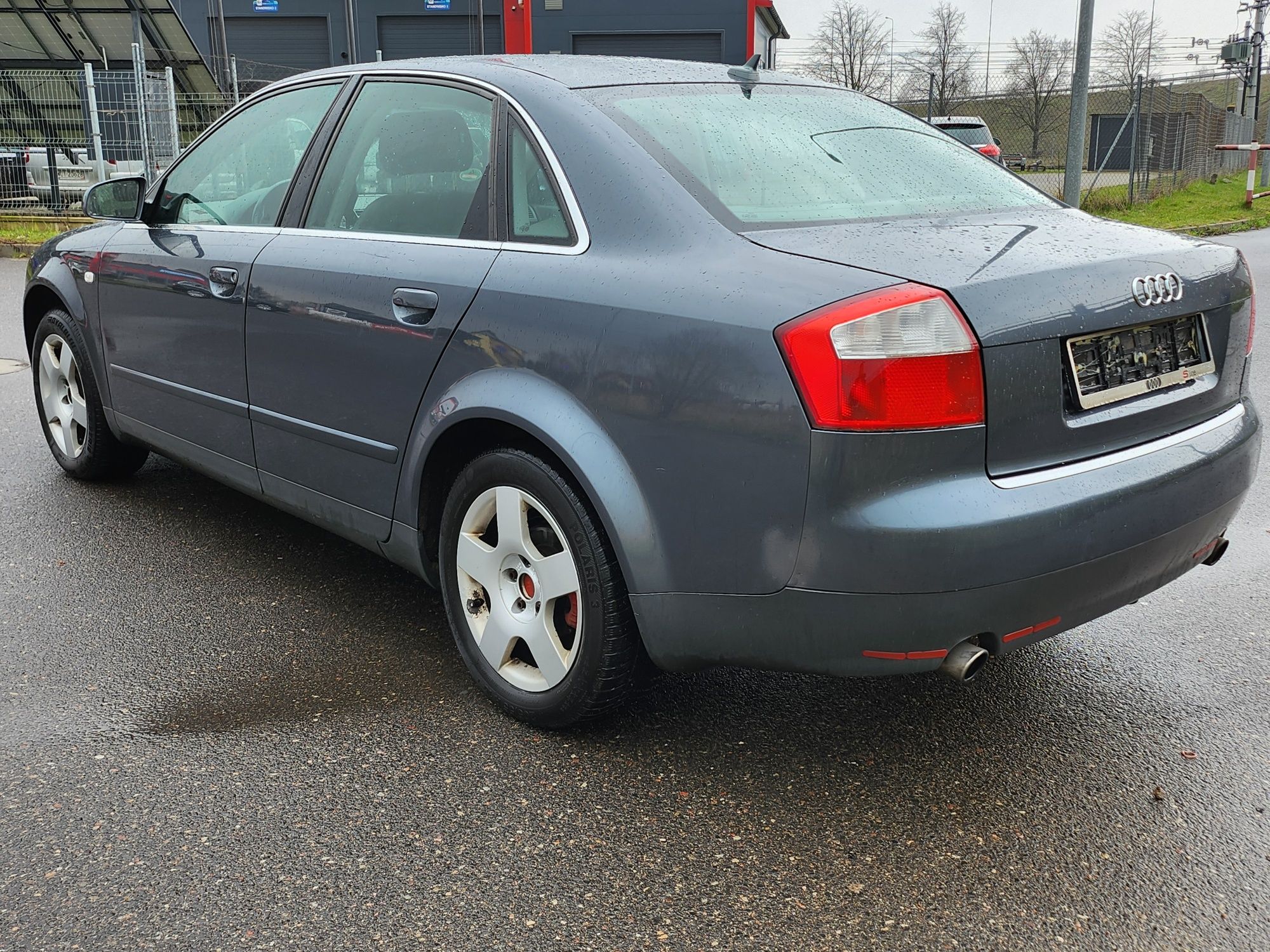 Audi A4 1,8 Turbo benzyna