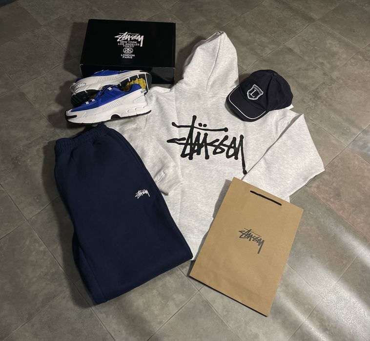 Базовий білий худі від боенду Stussy