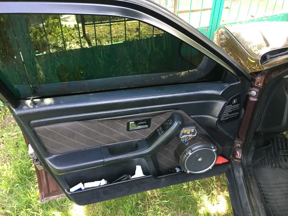 Ауді 80  авант 2.6л. 1993 рік.