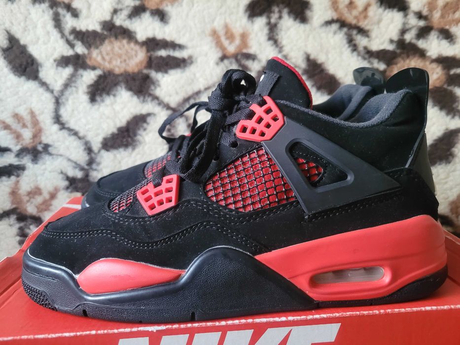 Super młodzieżowe buty sportowe Jordan 4 Red Thunder r.40 świetny stan