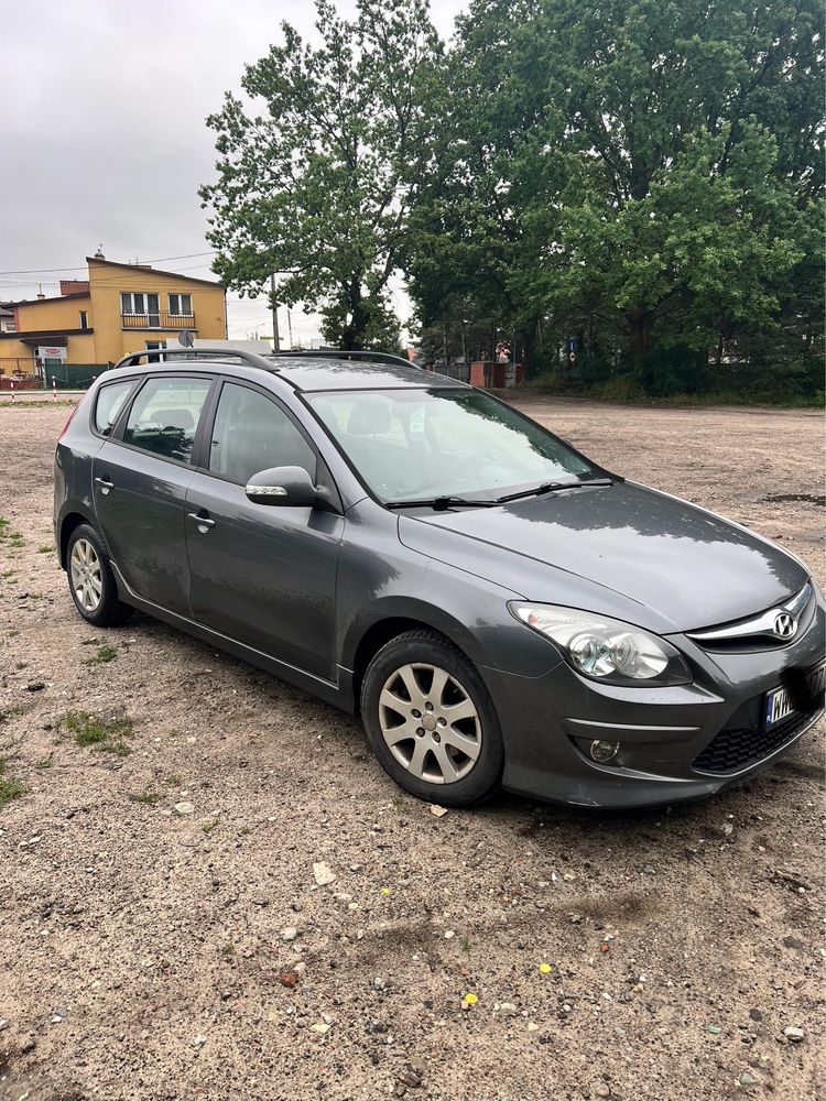 Sprzedam Hyundai I30 uszkodzony.