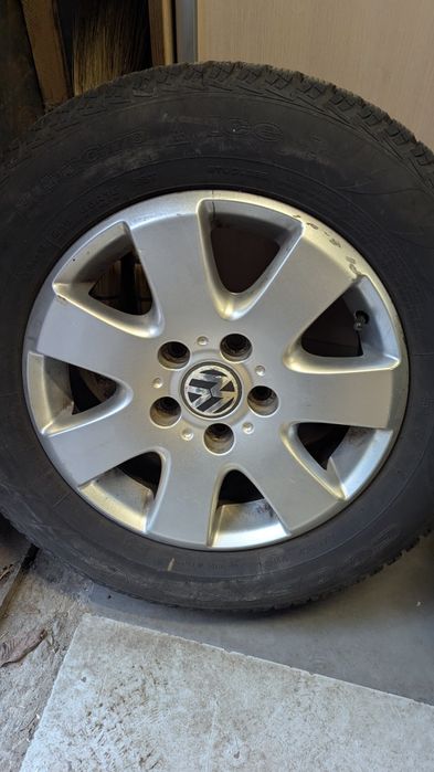 Диски Volkswagen r 16 5*120 шини зима Goodyear r16 * 65* 215