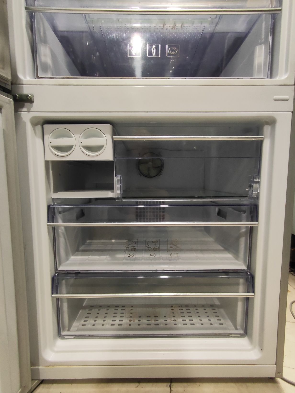 Вмісткий холодильник Beko скло No Frost  з Європи