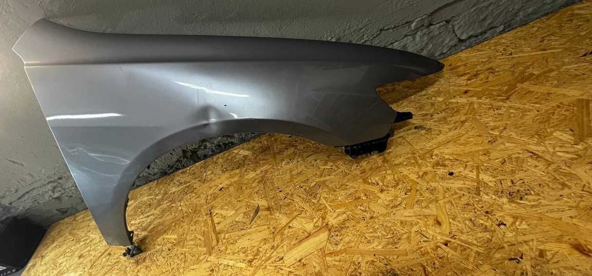 Honda Accord VII blotnik prawy przedni B522M