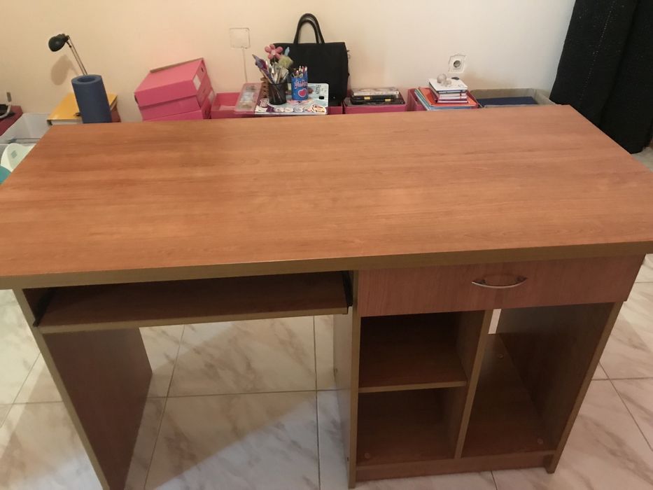 Vendo secretária madeira como nova