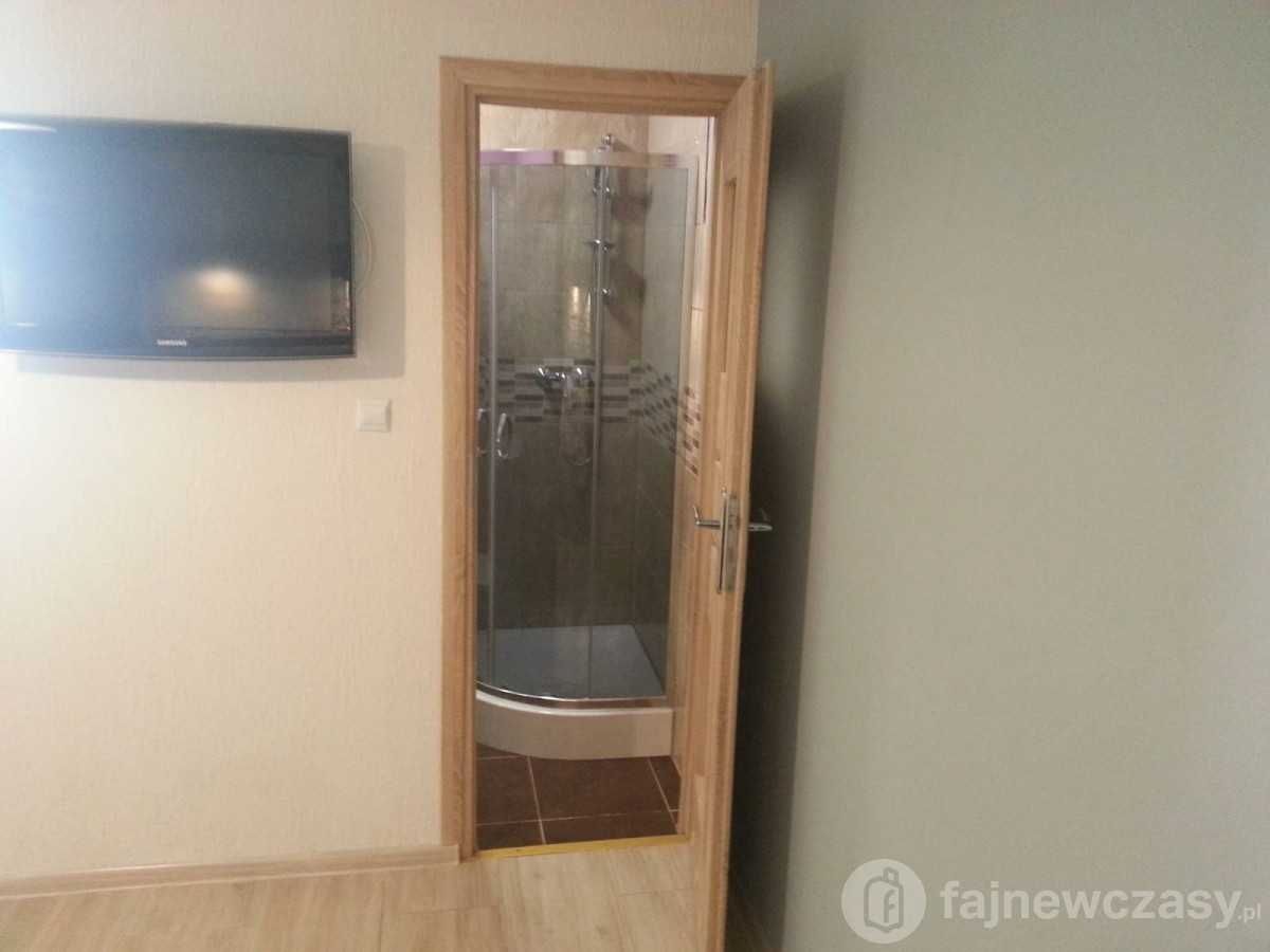 Całoroczny 2 osobowy domek w centrum Powidza