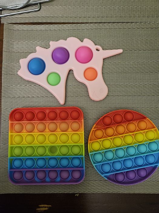 іграшки різні  на всі возраста