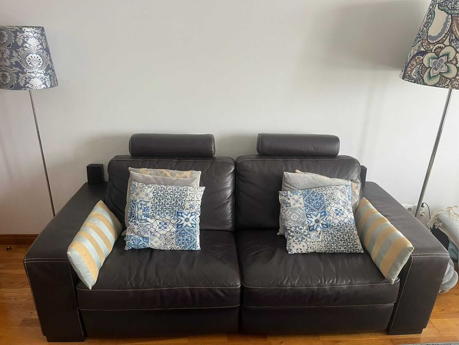 Sofa Pele Preto Reclinável c/ Comando