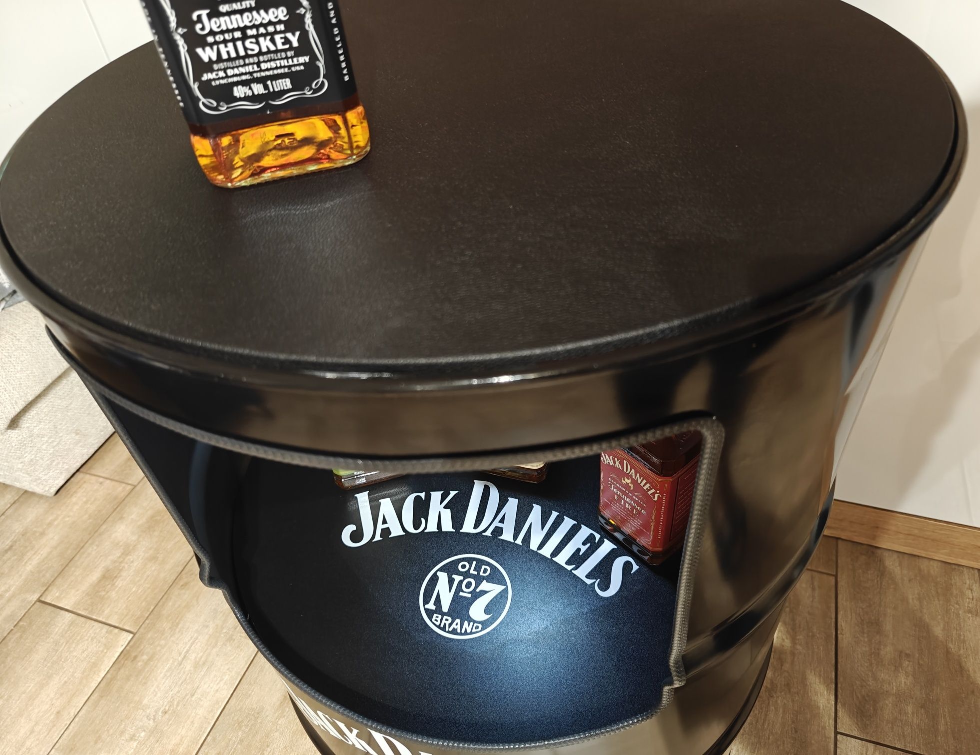 Barek z beczki Jack Daniels