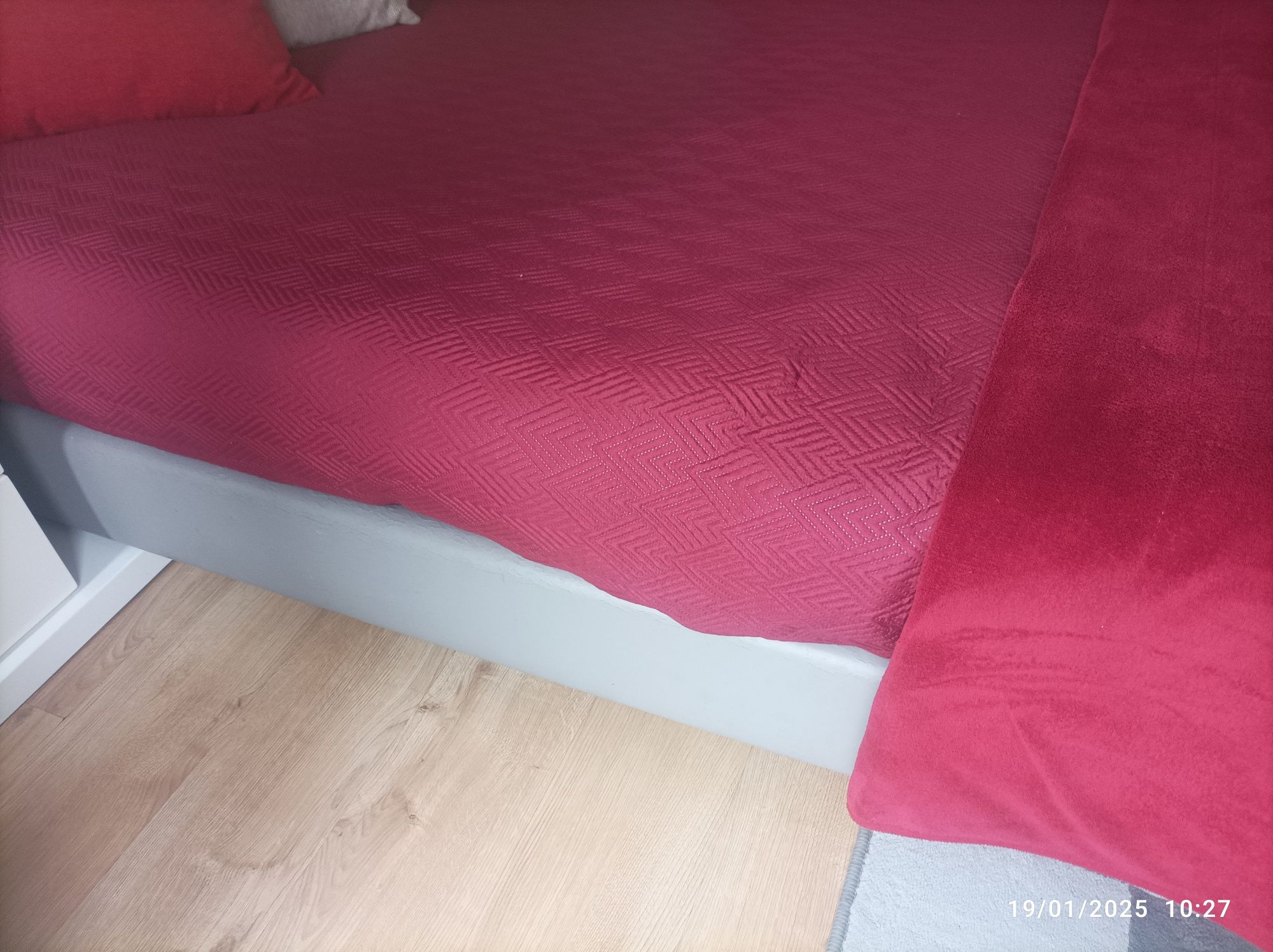 cama de casal com colchao e mesas até dia 21/2até dia 21/2de cabeceira
