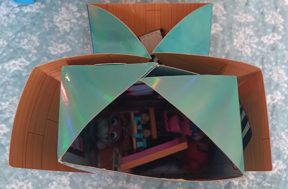 Conjunto de bonecas e mobiliário LOL surprise