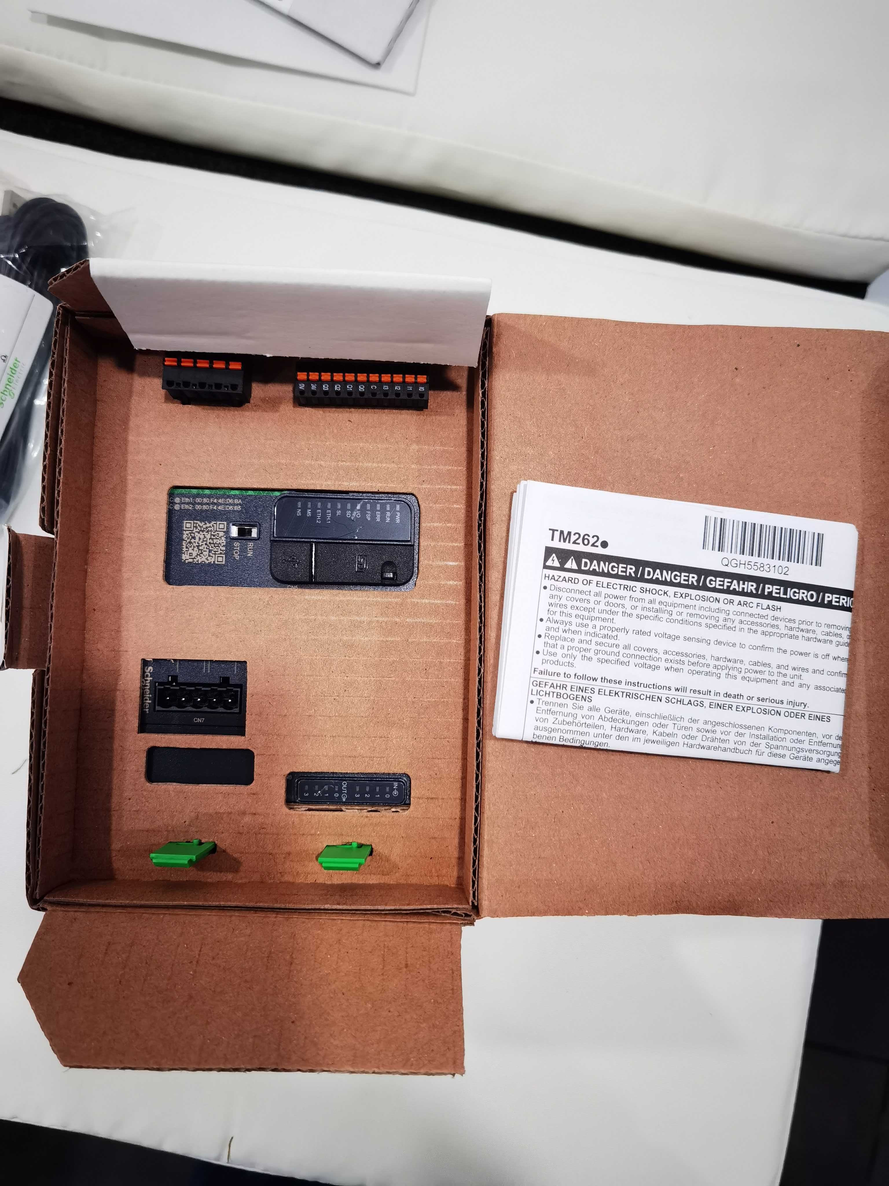 PLC Schneider M262 - COM LICENCA EcoStruxure Machine Expert incluída!