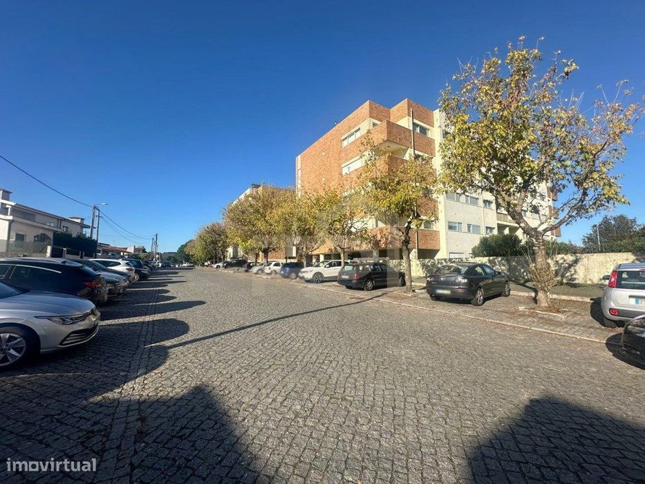 Vende-se apartamento T2 junto ao ISMAI