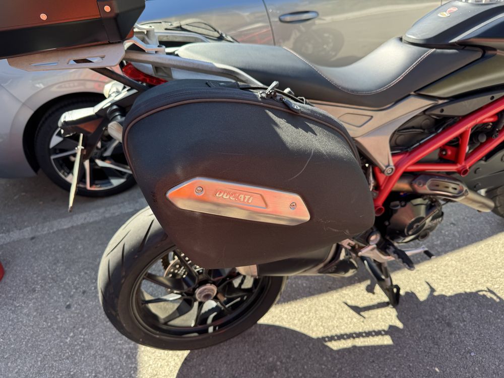 Ducati Hypermotard 821