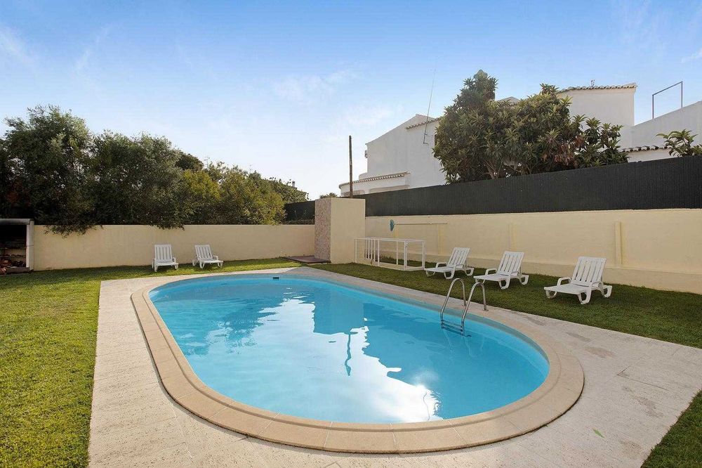 Moradia T1 - Condomínio SunHome, Portimão – Piscina, Jardim e Barbecue