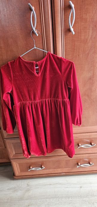 Sukienka czerwona świąteczna dla dziewczynki rozmiar 140