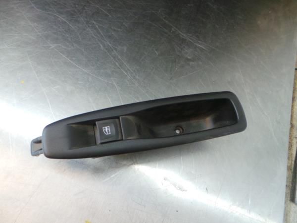 Comando / botão / interruptor vidros trás esquerdo RENAULT Captur (J5_