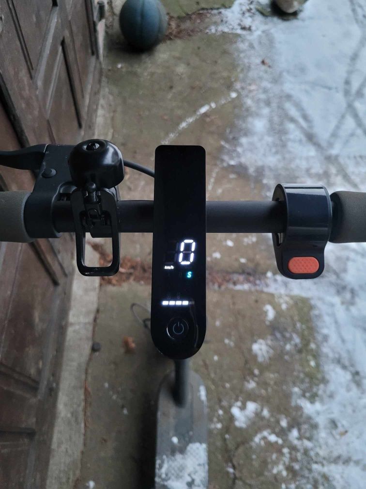 Hulajnoga elektryczna Xiaomi mi electric scooter essential
