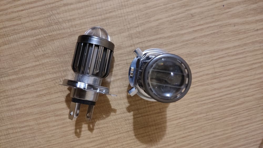 LED лампи H4та H6з одною або подвійною лінзою біле або жовте  світло