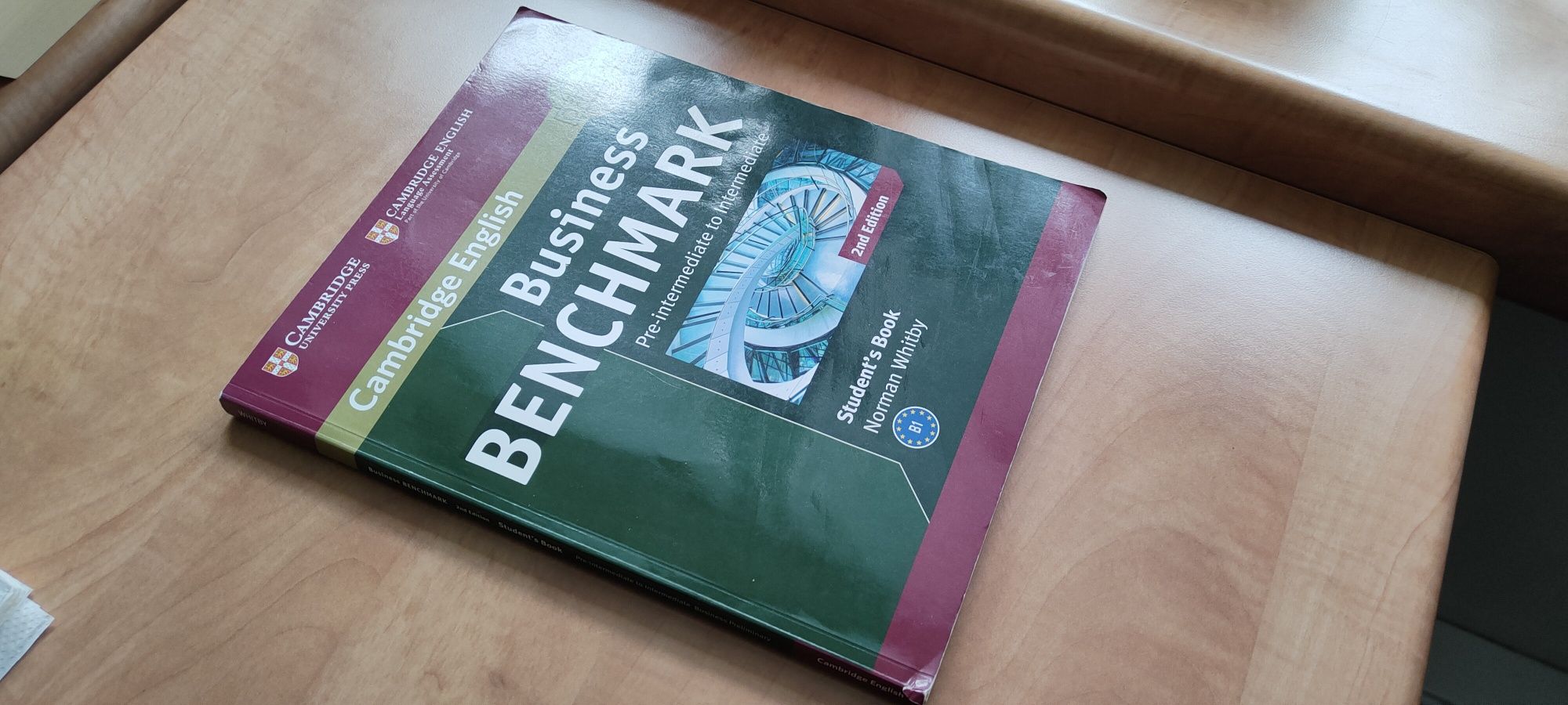 Business Benchmark Pre-intermediate to intermediate Students Book