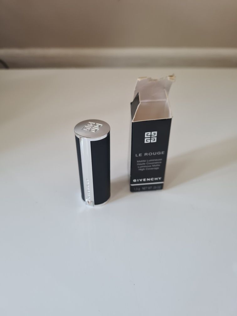 Givenchy pomadka czerwona