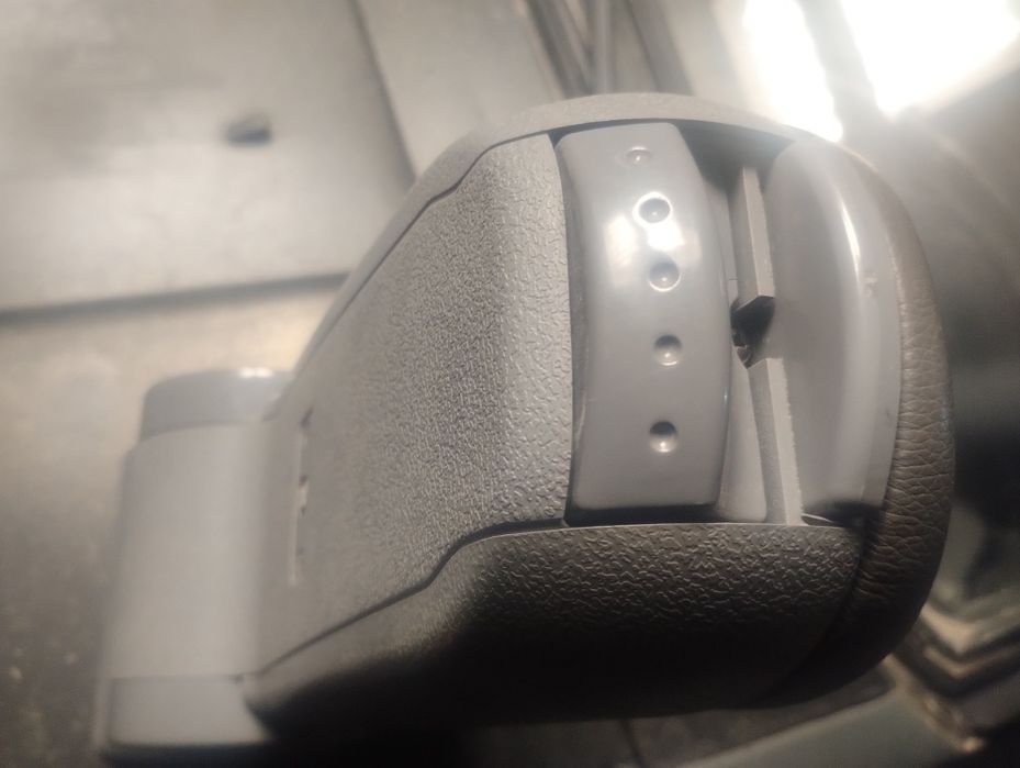 Подлокотник універсальний