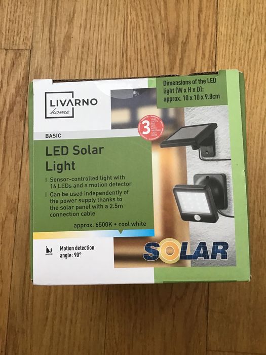 Reflektor solarny LED nowy.