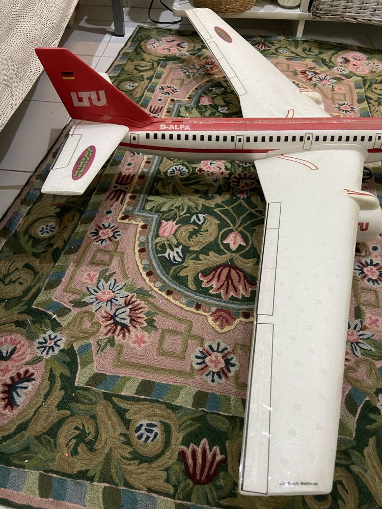 Avião RC Novo ,em Foam numca posto a voar