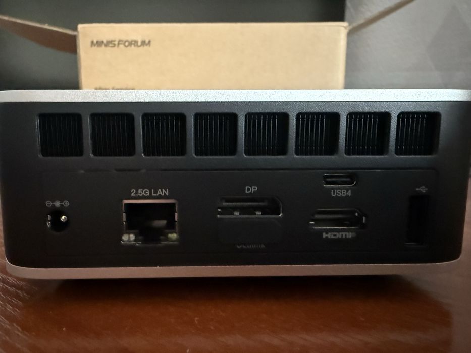 Компактний комютер Minisforum M1 Pro