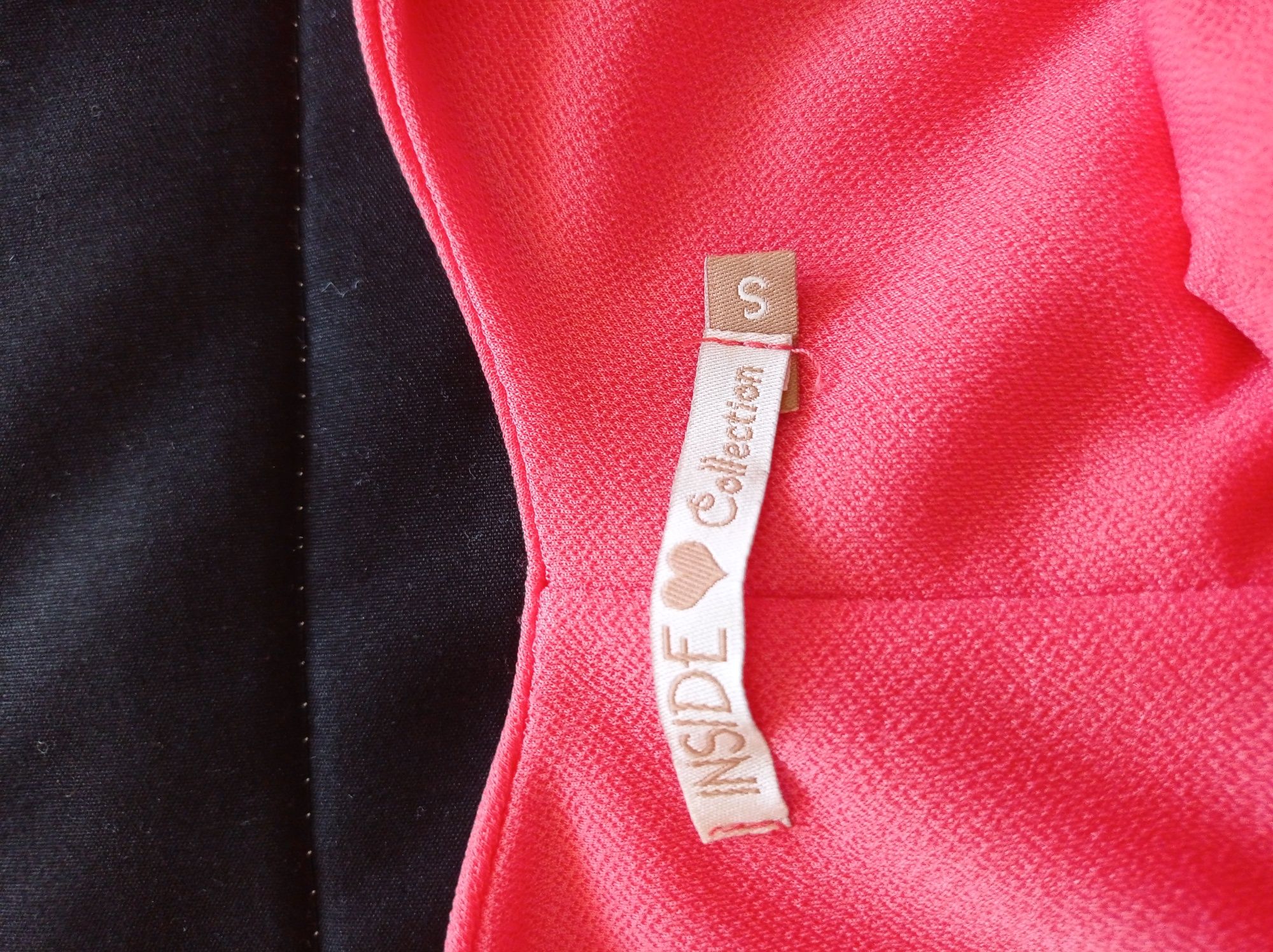 Vestido curto coral
