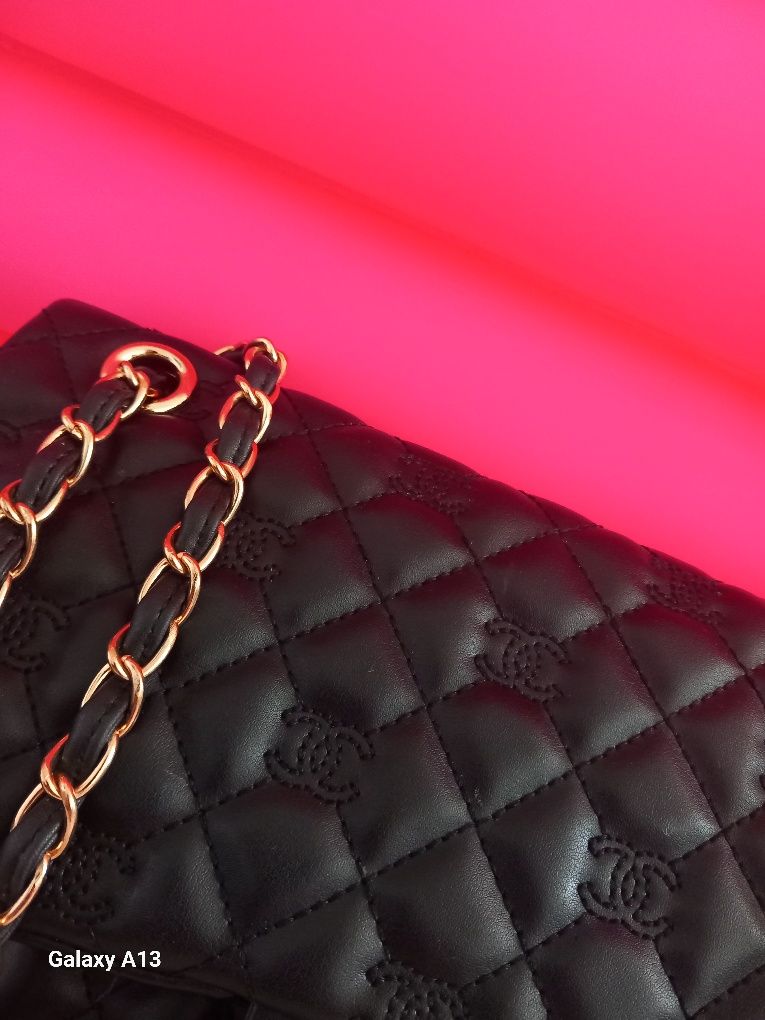 Chanel vintage torebka wytlaczana