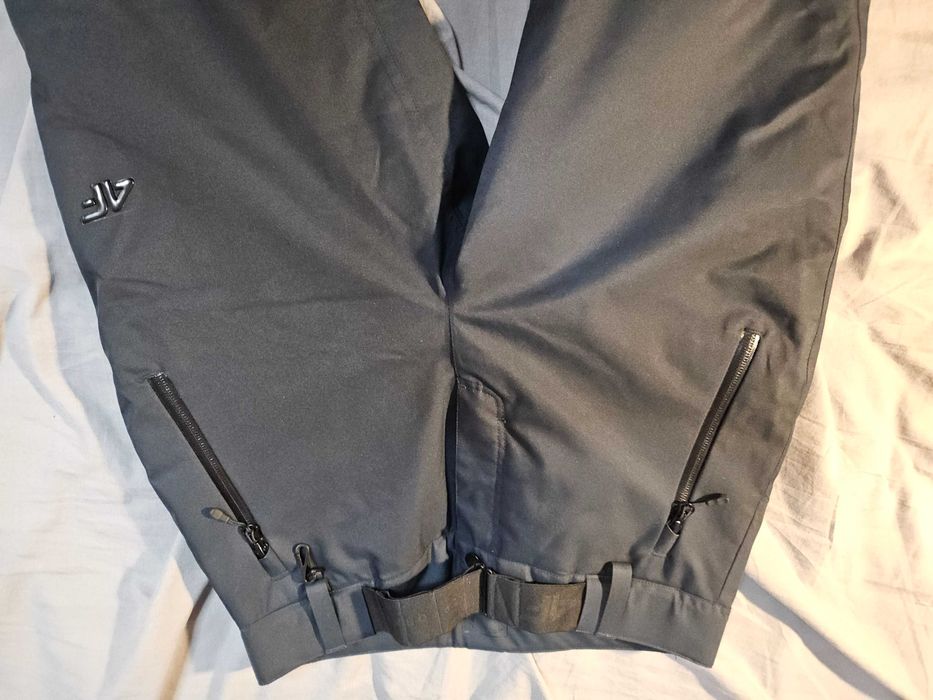 Spodnie narciarskie damskie 4F, rozm. S, nowe !