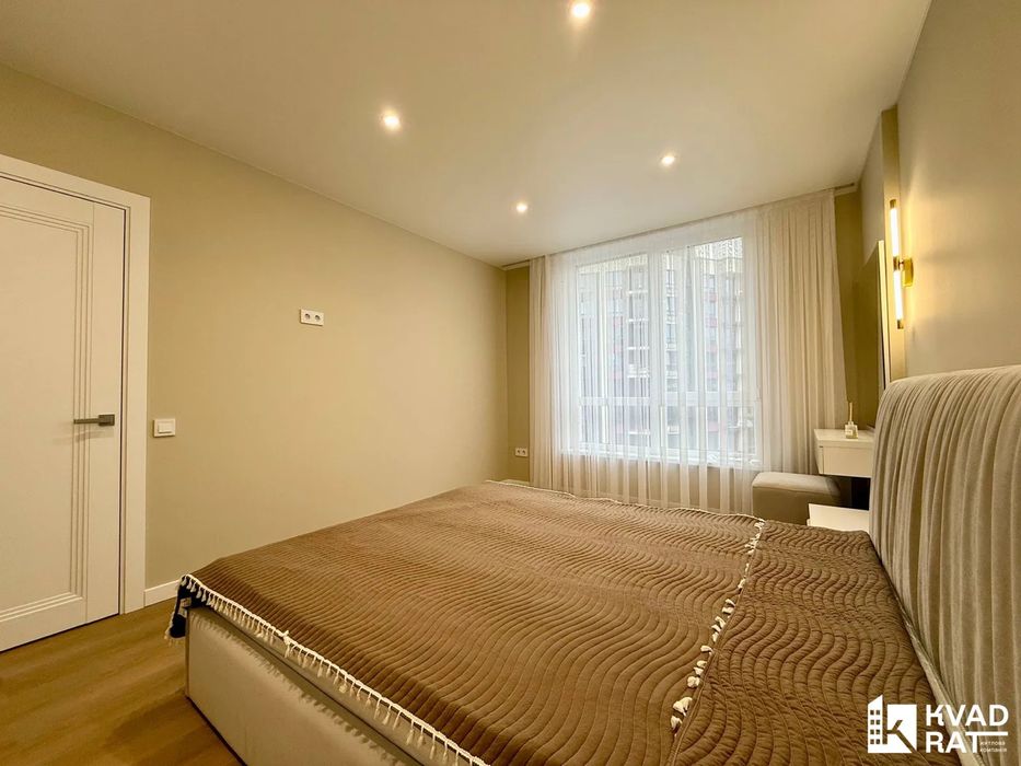 Перша здача ! 1км квартира з балконом !