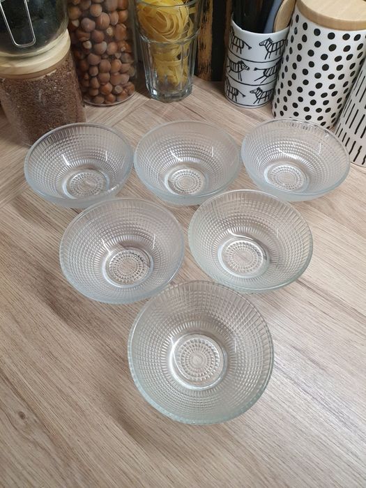 Miseczki szklane 6 sztuk PRL miski salaterki lata 70